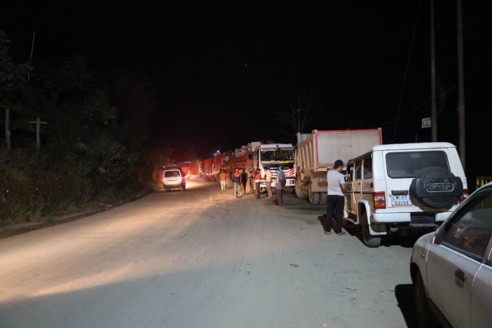 Heavy traffic along National Highway-2 due to SAYO's restrictions on the movement of vehicles with more than three axles on October 20. (Morung Photo)